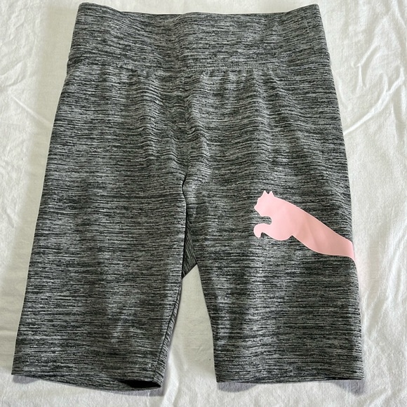 Size 7/8 Puma bike  Shorts - Picture 1 of 3